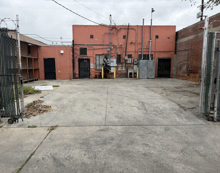 More Photos Of 3621 S Western Ave, Los Angeles Restaurant For Lease