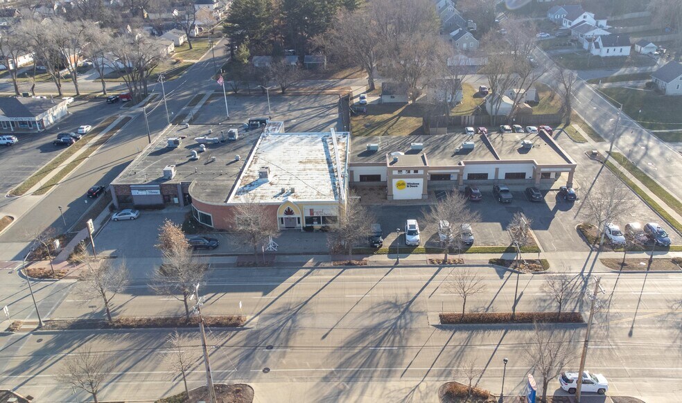 More Photos Of 2002 2nd St SW, Rochester Storefront Retail Office For Sale