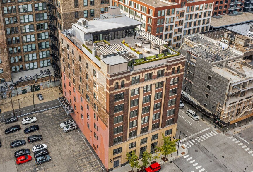 More Photos Of 833 W Jackson Blvd, Chicago Office For Lease