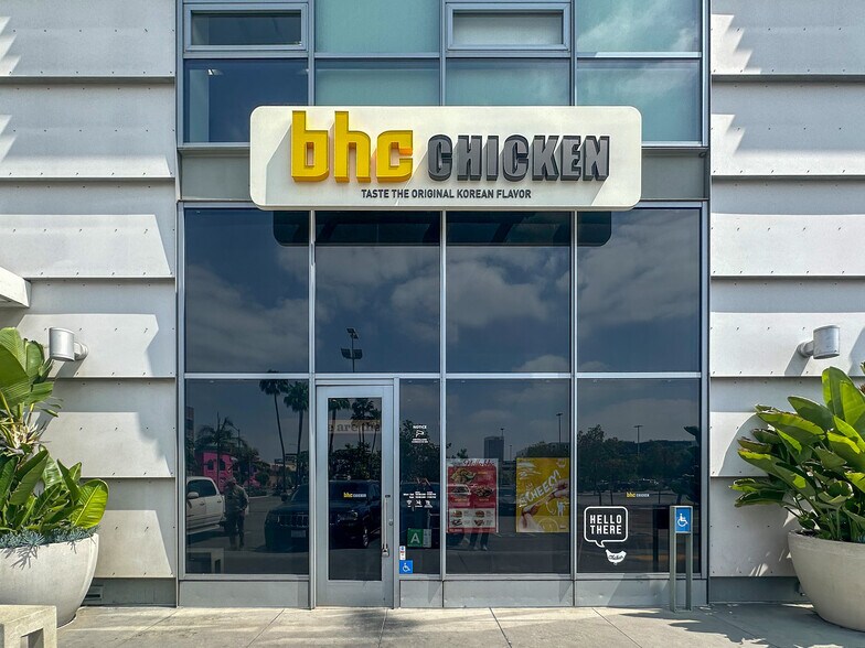 More Photos Of 110 S Fairfax Ave, Los Angeles Office For Lease
