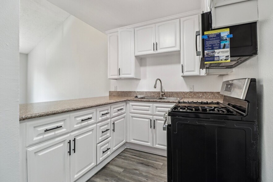 More Photos Of 311 S New Hampshire Ave, Los Angeles Apartments For Sale