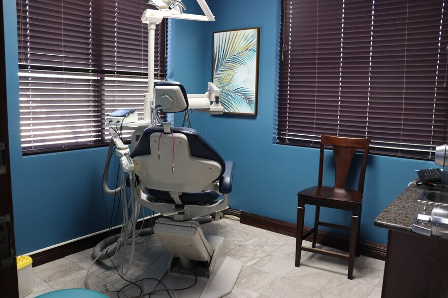 More Photos Of 1507 S Hiawassee Rd, Orlando Medical For Lease