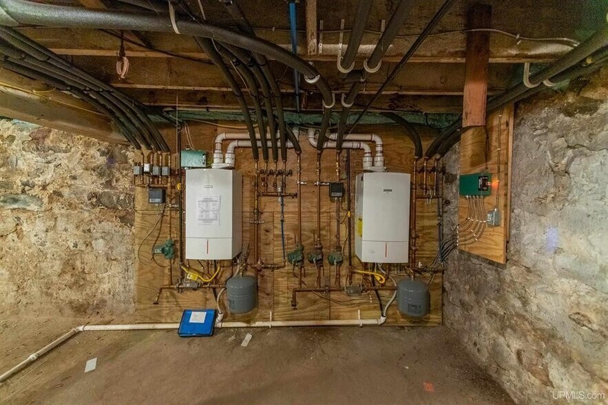 More Photos Of 200-206 E Division St, Ishpeming Storefront Retail Residential For Sale