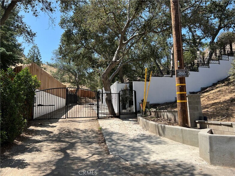 More Photos Of 10200 Willow Springs Lane, Sunland Land For Sale