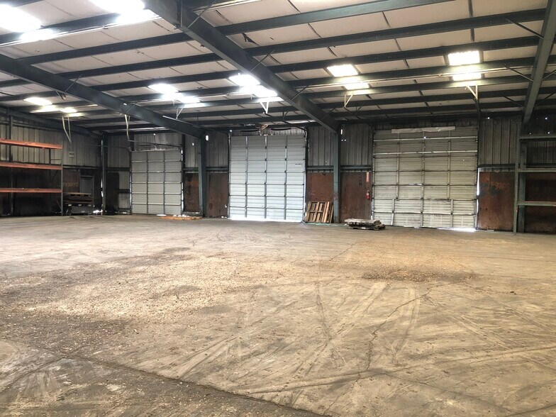 More Photos Of 246-248 N Pearson Rd, Jackson Warehouse For Lease
