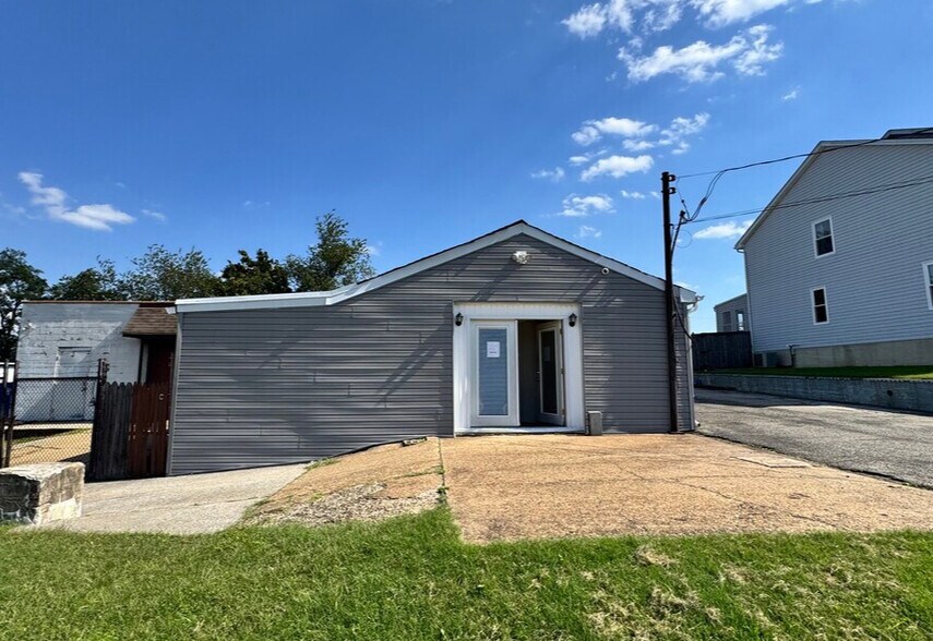 Primary Photo Of 5511 Magie St, Brooklyn Park Warehouse For Sale