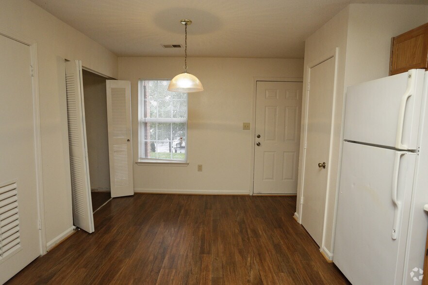 More Photos Of 5600 Salem Run Blvd, Fredericksburg Apartments For Sale