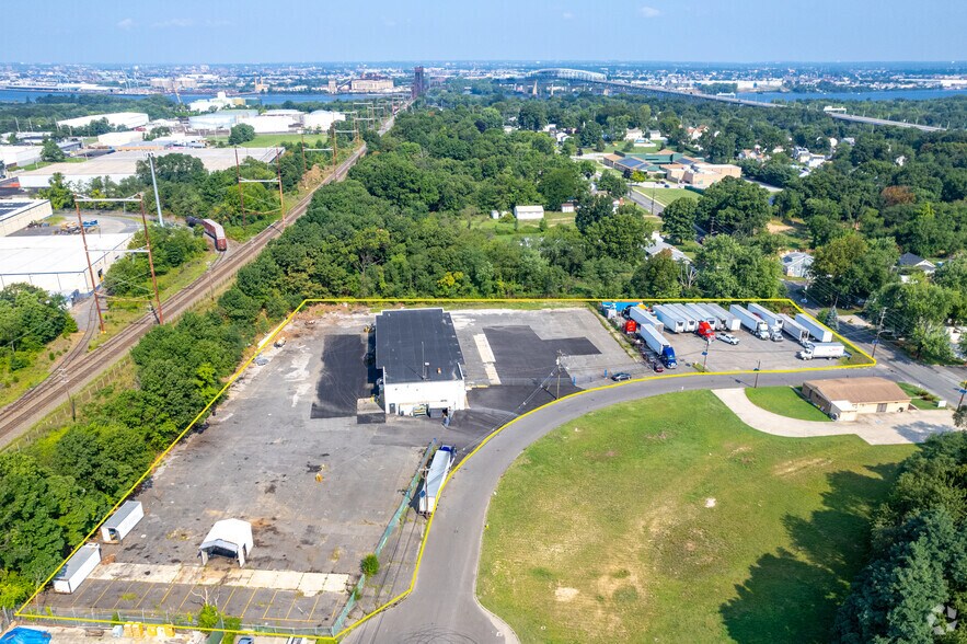 More Photos Of 7235 Boulevard Ave, Pennsauken Warehouse For Lease
