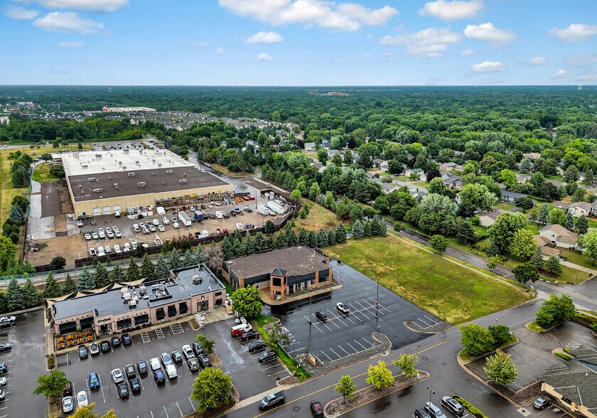 More Photos Of 11473 N Marketplace Dr, Champlin Auto Repair For Sale