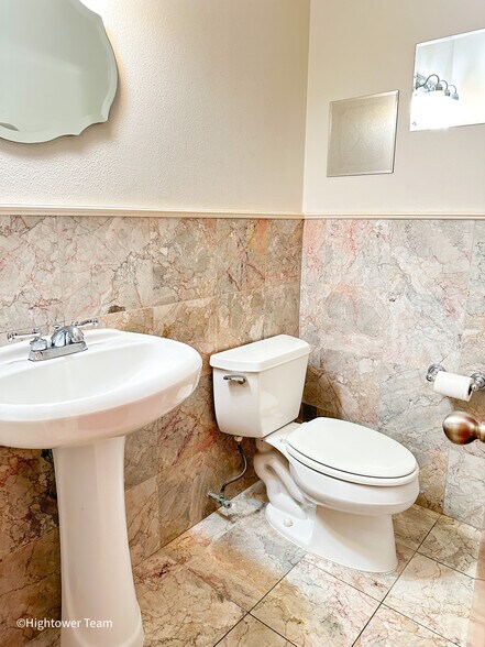 More Photos Of 6910 Bellaire Blvd, Houston Medical For Sale
