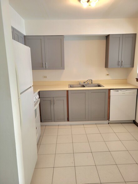 More Photos Of 1322 E 9th St, Lockport Apartments For Sale