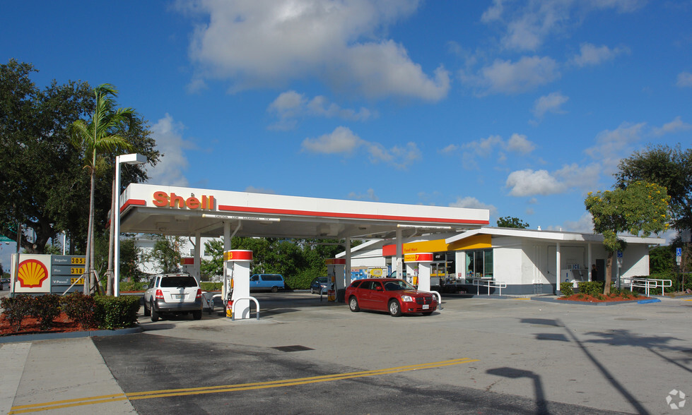 Primary Photo Of 4701 W Sunrise Blvd, Plantation Service Station For Sale