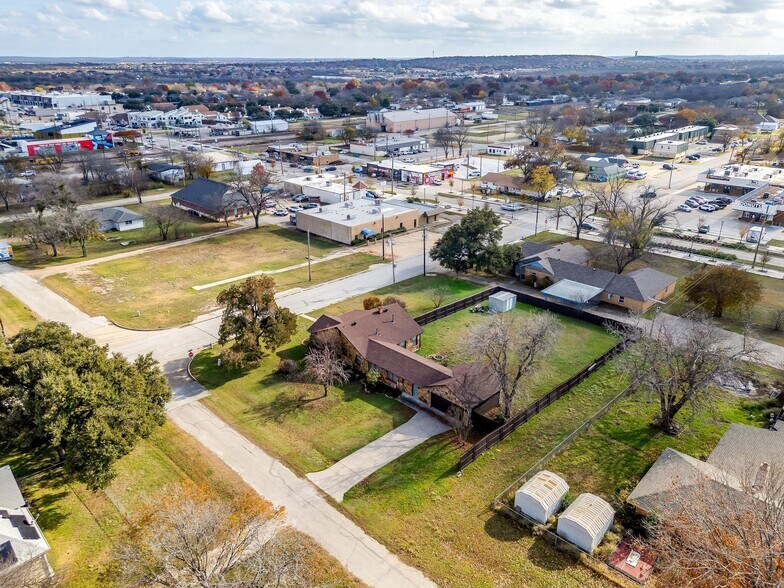 More Photos Of 113 N Tarrant St, Crowley Office For Sale
