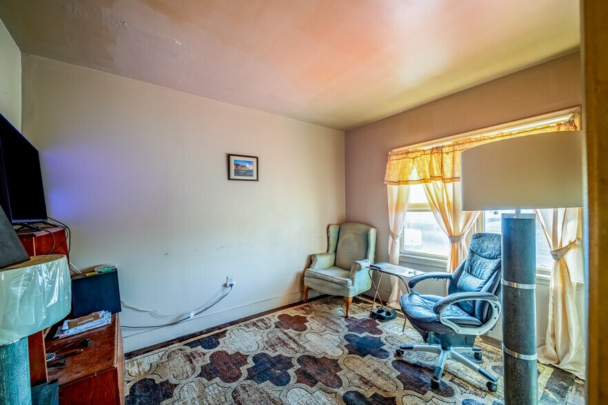 More Photos Of 19430 W Warren Ave, Detroit Specialty For Sale