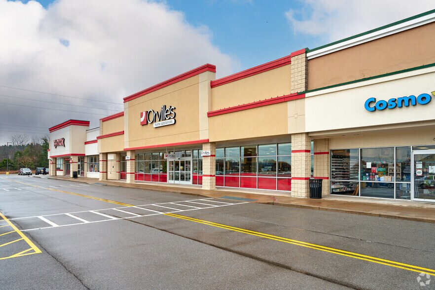 Primary Photo Of 100-190 Cobblestone Court Dr, Victor General Retail For Lease