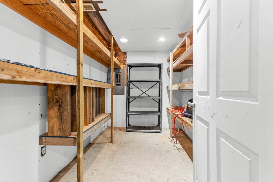 More Photos Of 429 Fairchance Rd., Morgantown Warehouse For Lease