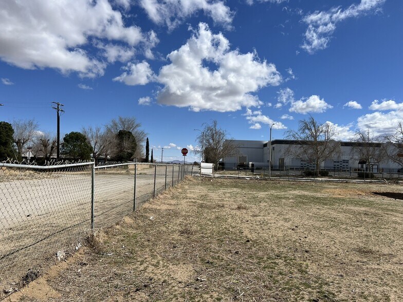 More Photos Of 42155 8th St E, Lancaster Land For Lease