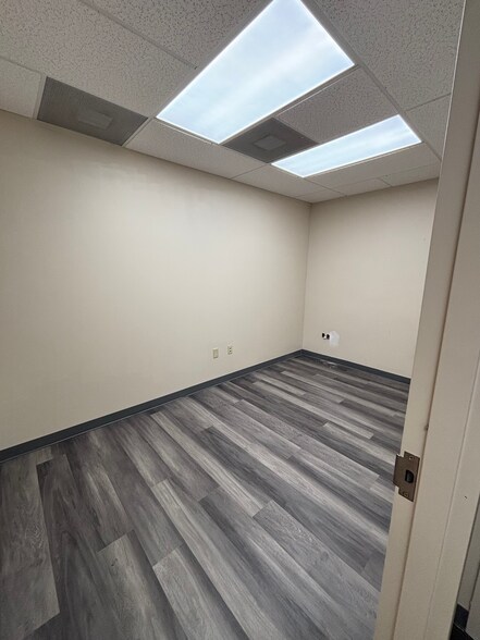 More Photos Of 3250 Harden St Ext, Columbia Medical For Lease