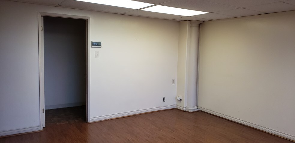 More Photos Of 350 W Compton Blvd, Gardena Manufacturing For Lease