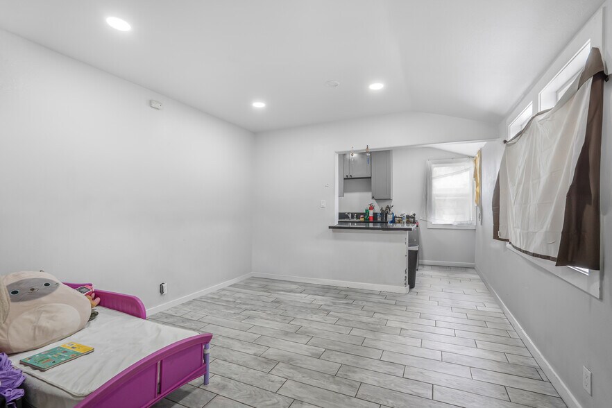 More Photos Of 136 N Garfield Ave, Oxnard Apartments For Sale