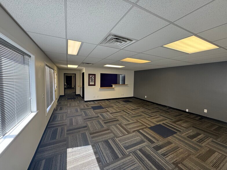 More Photos Of 2705 N 4th St, Flagstaff Office For Sale