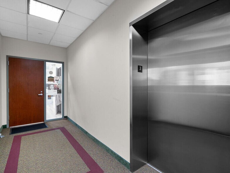 More Photos Of 46165 Westlake Dr, Sterling Medical For Sale