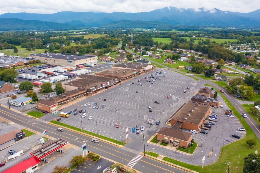 More Photos Of 12 Luray Shopping Ctr, Luray General Retail For Lease