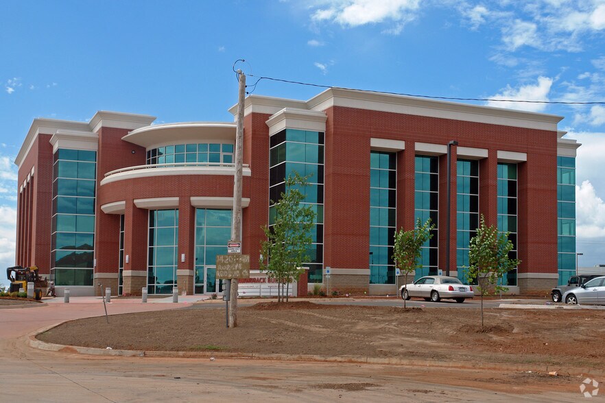 More Photos Of 14201 Caliber Dr, Oklahoma City Office For Lease
