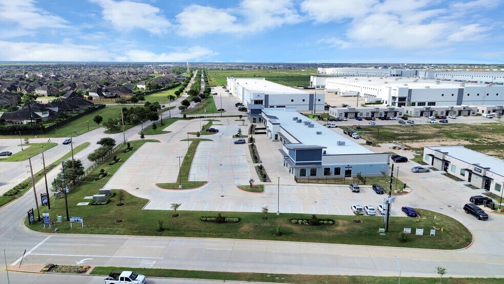 More Photos Of 30625 Kingsland Blvd, Brookshire Storefront For Sale