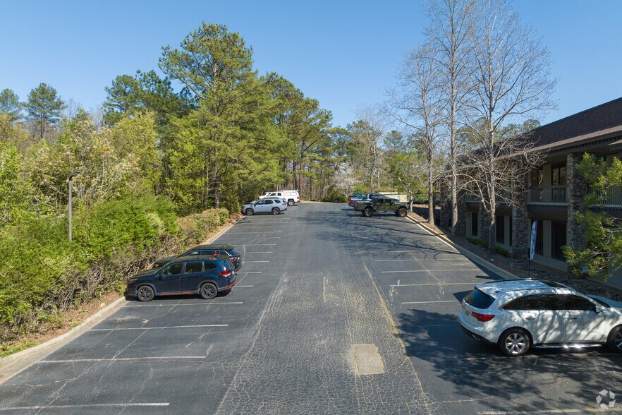 More Photos Of 300 Cahaba Park Cir, Birmingham Coworking Space