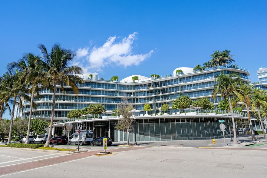 More Photos Of 1 Collins Ave, Miami Beach Apartments For Lease