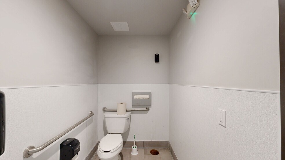 More Photos Of 355-357 Grand Ave, Oakland Storefront Retail Office For Lease