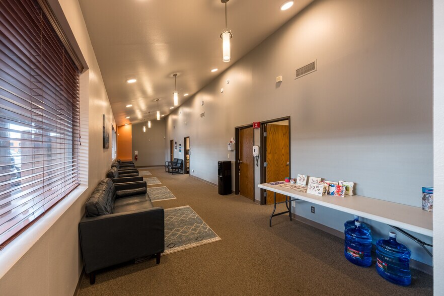 More Photos Of 116 SE D St, Madras Medical For Sale