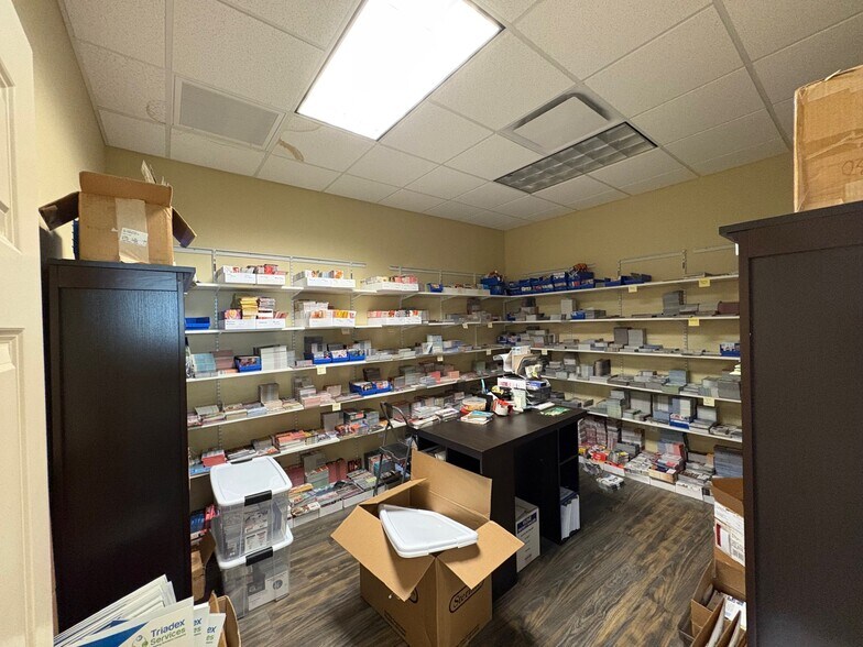 More Photos Of 5334 Primrose Lake Cir, Tampa Office For Sale