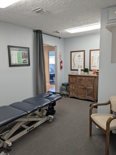 More Photos Of 12325 Scarsdale Blvd, Houston Medical For Lease