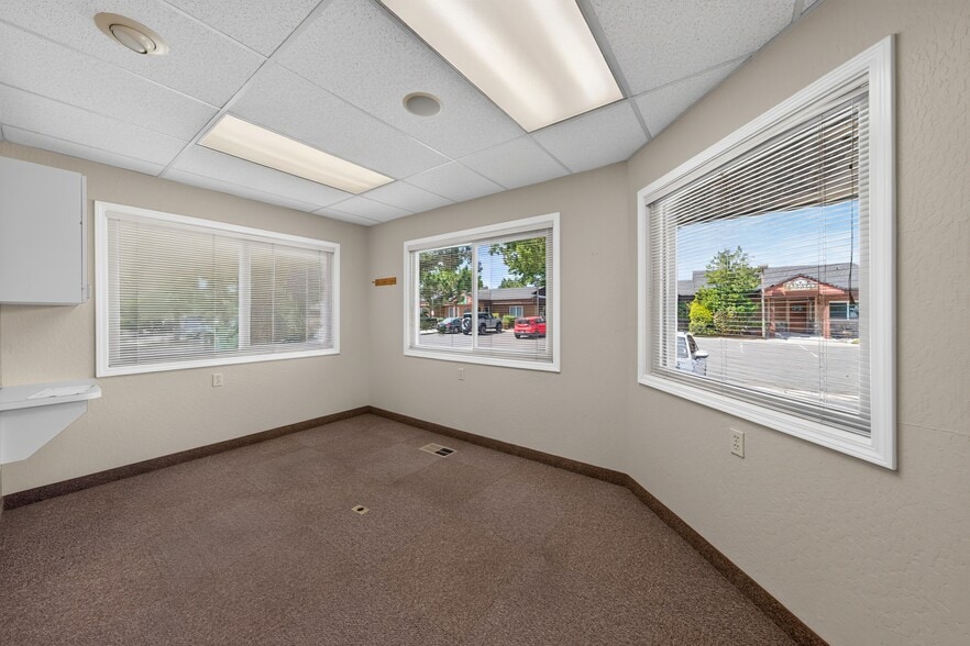 More Photos Of 2225 N McCarran Blvd, Sparks Freestanding For Lease