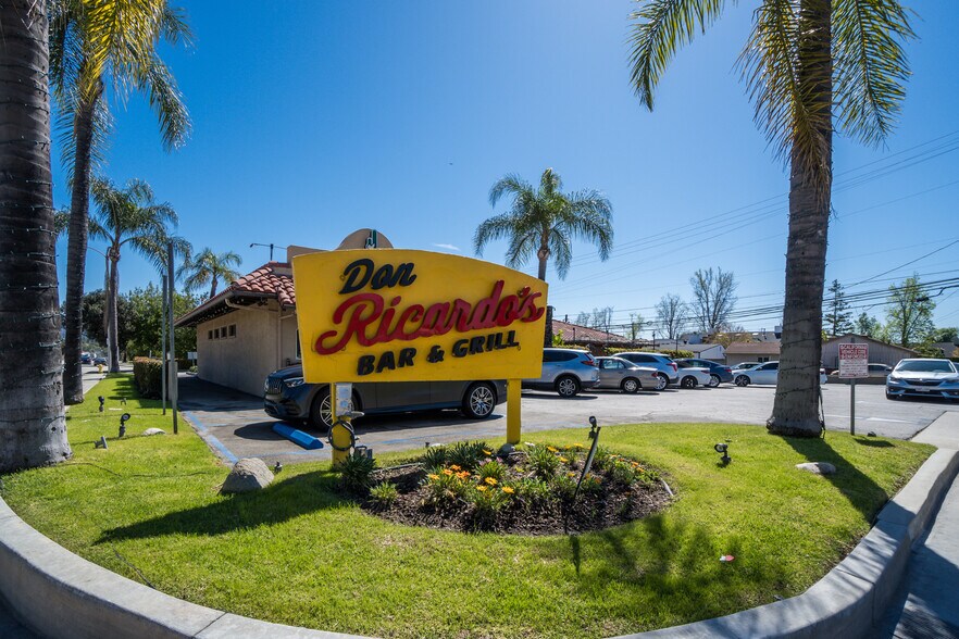 More Photos Of 200-222 E Foothill Blvd, Arcadia Storefront Retail Office For Sale