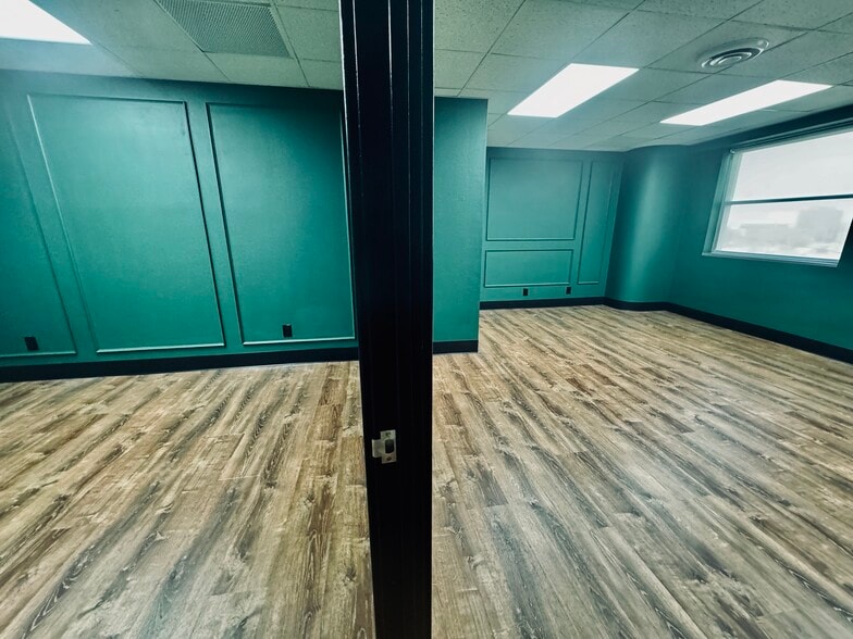 More Photos Of 401 W Texas Ave, Midland Office For Sale