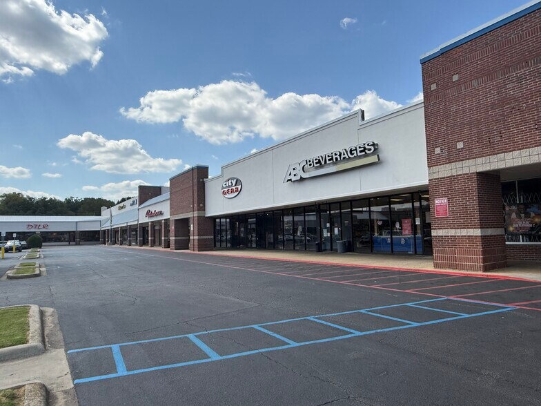 More Photos Of 9118-9174 Parkway E, Birmingham Freestanding For Lease