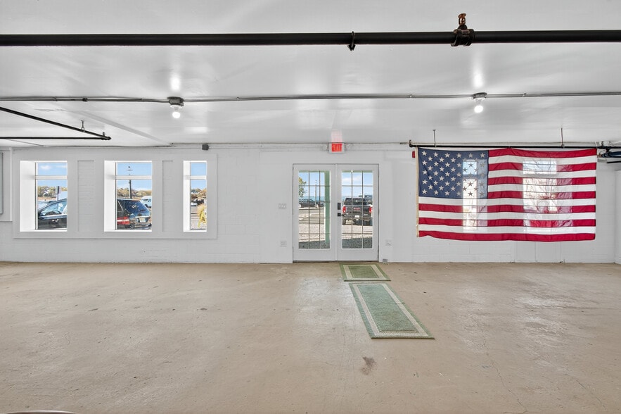 More Photos Of 17 W Front St, Keyport General Retail For Lease