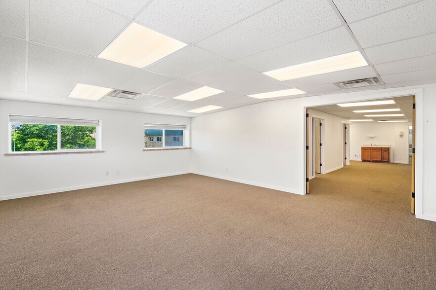 More Photos Of 562 W Crete Cir, Grand Junction Warehouse For Lease