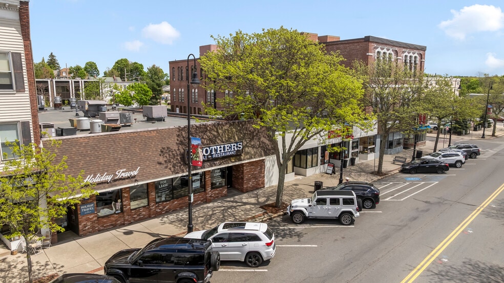 Primary Photo Of 402-406 Main St, Wakefield Restaurant For Lease