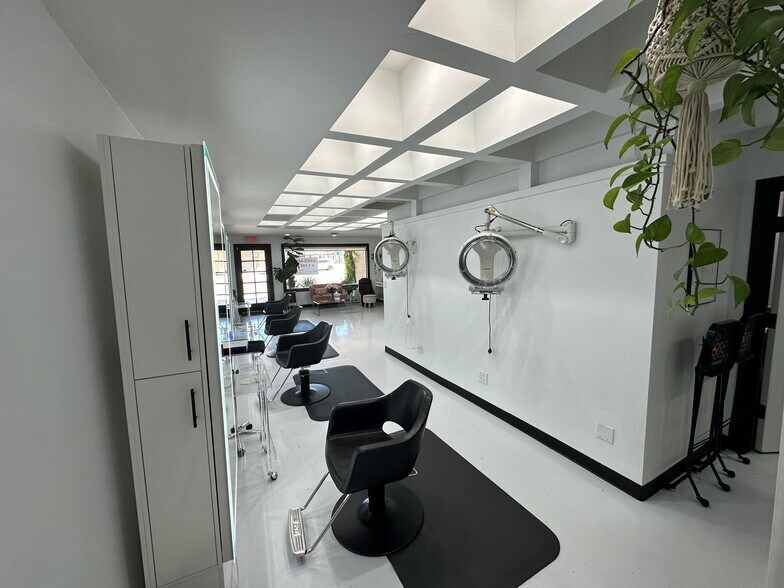 More Photos Of 7119-7125 E Sahuaro Dr, Scottsdale Storefront For Lease