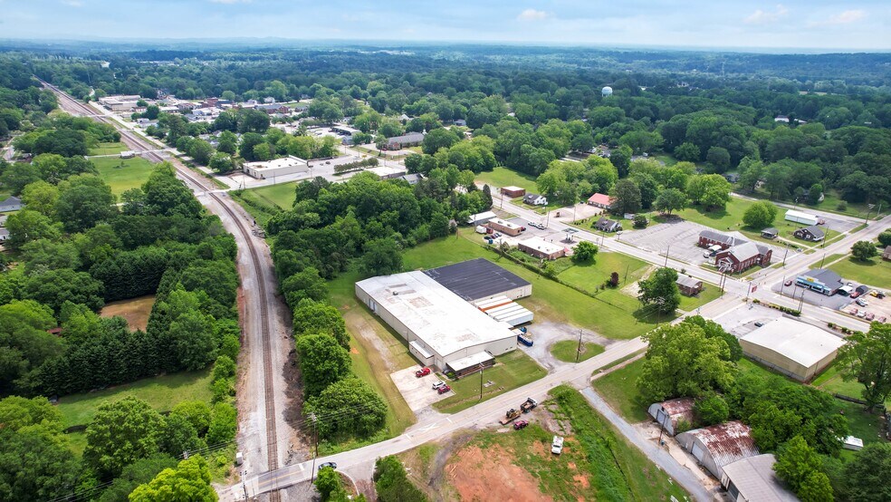 More Photos Of 124 N Charleston St, Blacksburg Warehouse For Lease