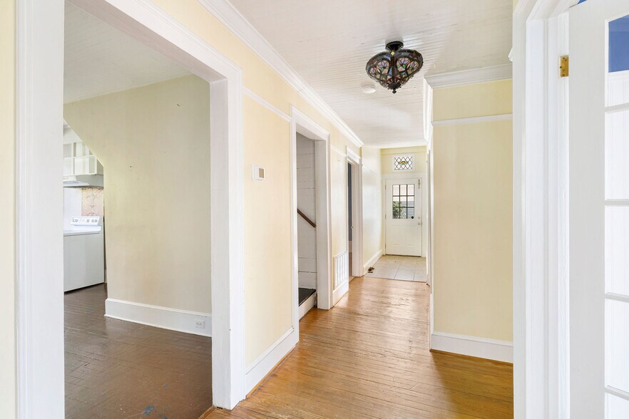 More Photos Of 101 S Main St, Wendell Office Residential For Lease