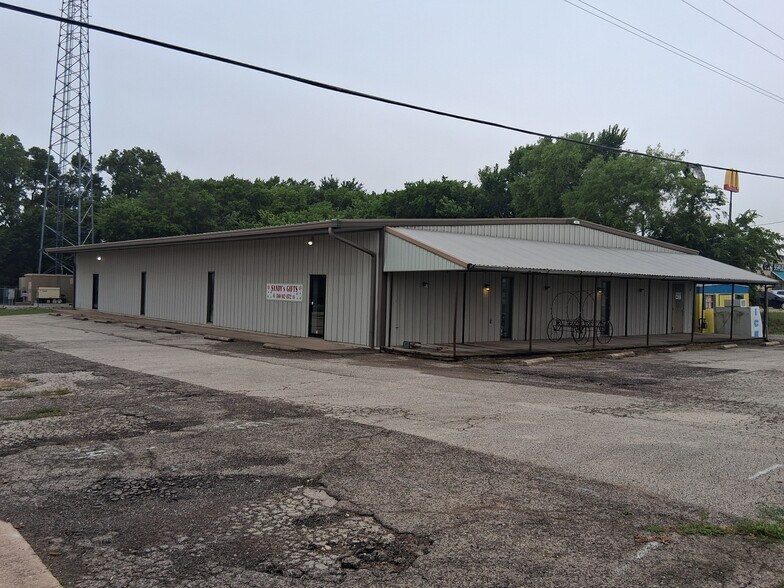 Primary Photo Of 101 Chuck Sewell Dr, Marietta General Retail For Sale