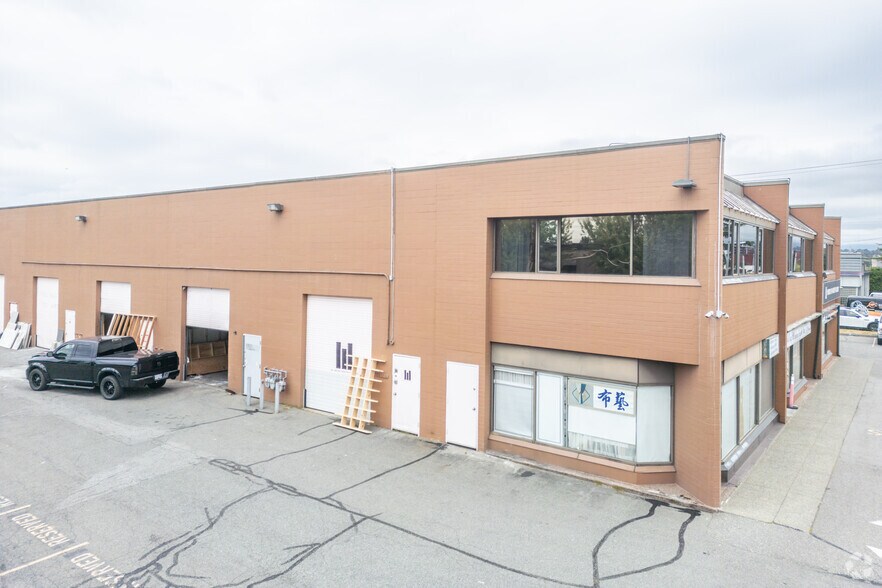 More Photos Of 11240 Bridgeport Rd, Richmond Flex For Sale