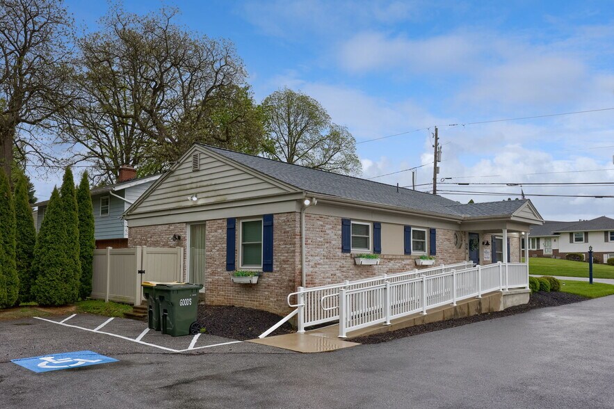 More Photos Of 825 Eden Rd, Lancaster Medical For Sale