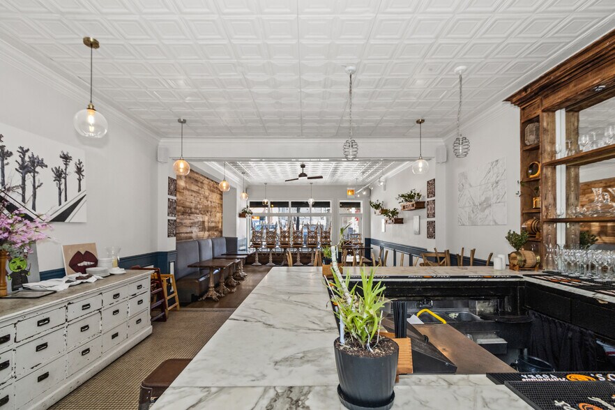 More Photos Of 1653-1655 W Cortland St, Chicago Storefront For Lease