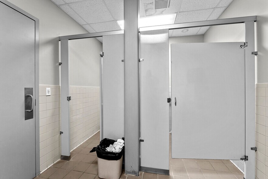 More Photos Of 7200 Highway 150, Greenville Office For Sale